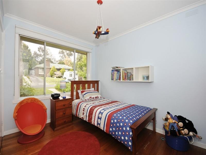 15 Wallace Way, Mooroolbark VIC 3138