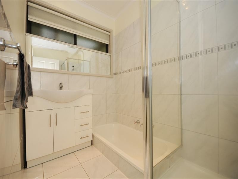 11 Robert Court, Croydon VIC 3136