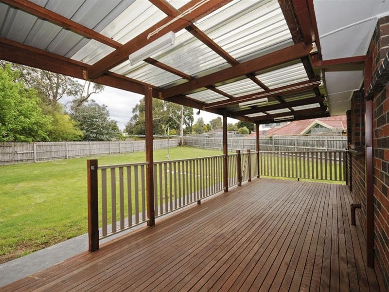 11 Robert Court, Croydon VIC 3136