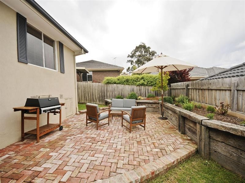 14 Russell Avenue, Mooroolbark VIC 3138