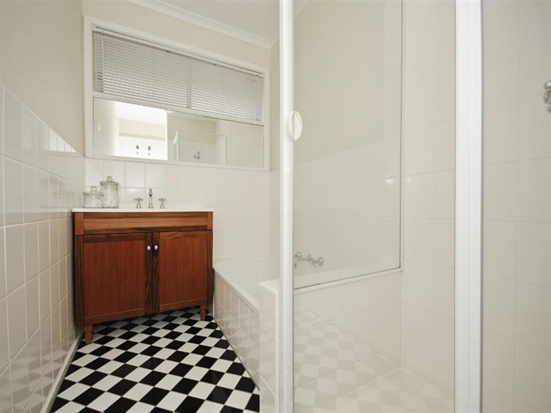 14 Russell Avenue, Mooroolbark VIC 3138