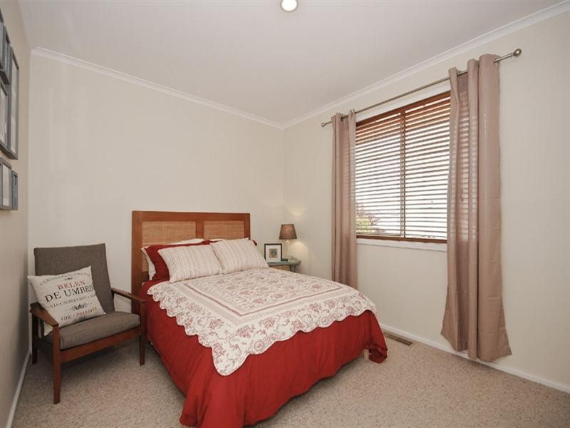 14 Russell Avenue, Mooroolbark VIC 3138