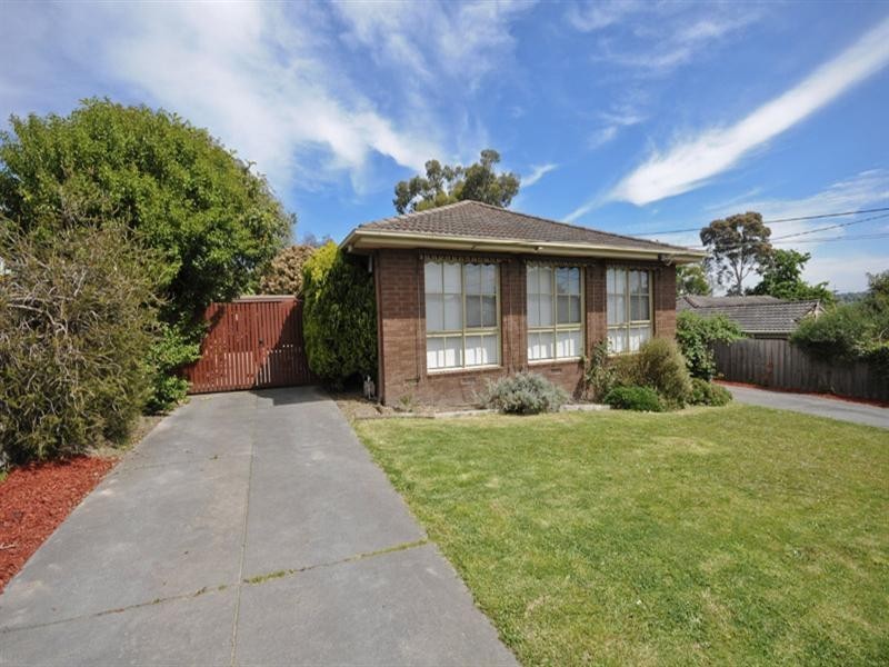 14 Marlow Street, Mooroolbark VIC 3138