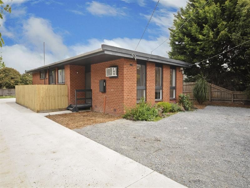 14 Highpoint Avenue, Mooroolbark VIC 3138