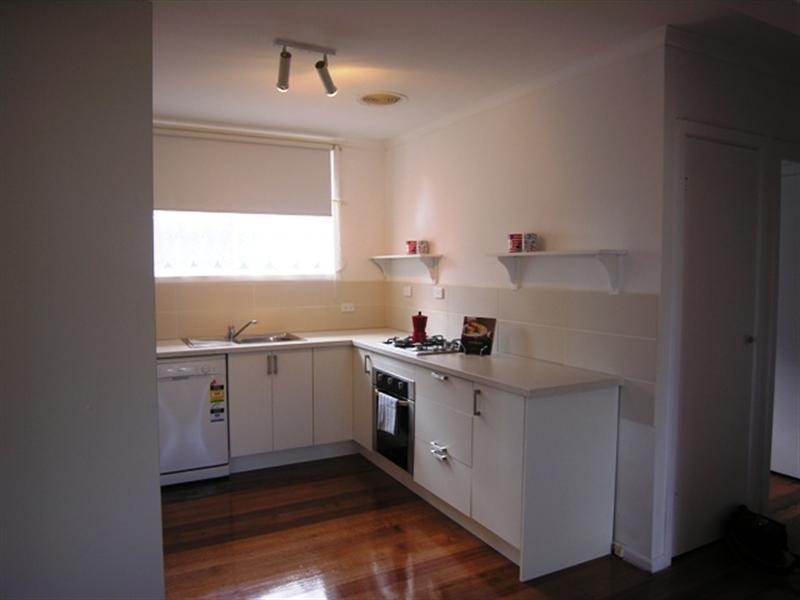 14 Highpoint Avenue, Mooroolbark VIC 3138