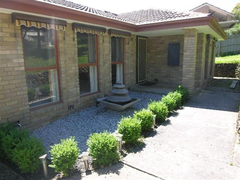 10 CHINOOK Crescent, Mooroolbark VIC 3138