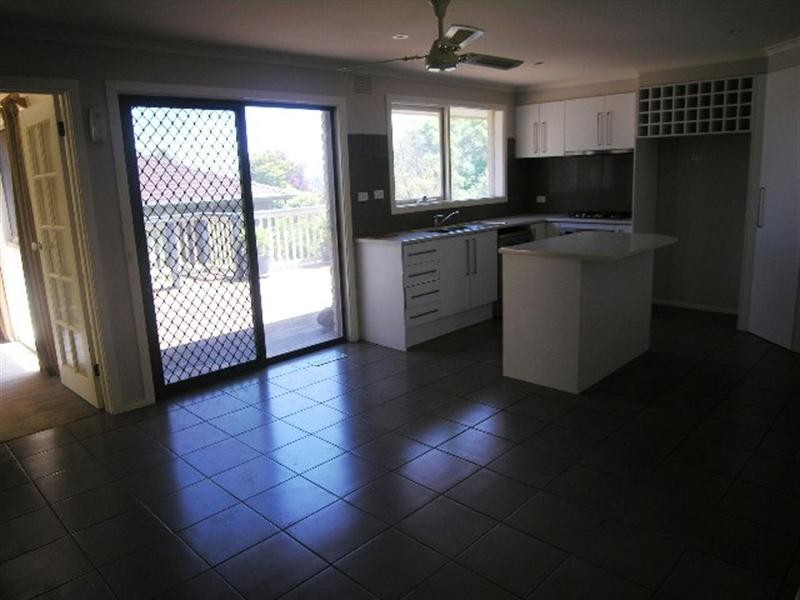 10 CHINOOK Crescent, Mooroolbark VIC 3138