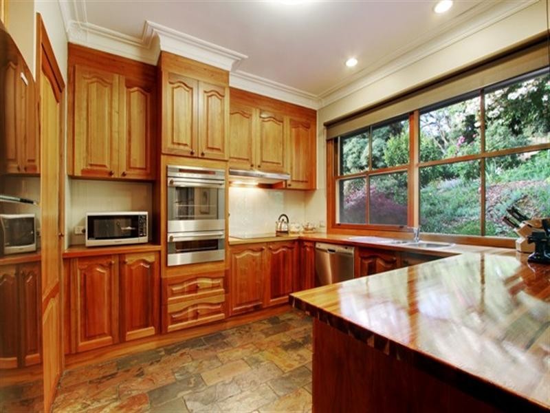 2 Delmont Court, Mooroolbark VIC 3138