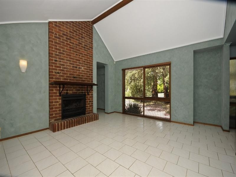 71 Blackburn Road, Mooroolbark VIC 3138