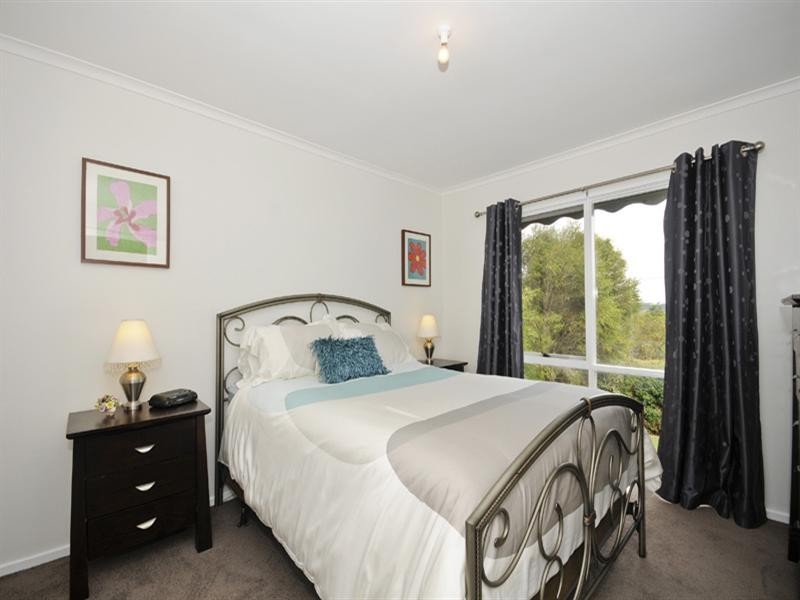212 Manchester Road, Mooroolbark VIC 3138
