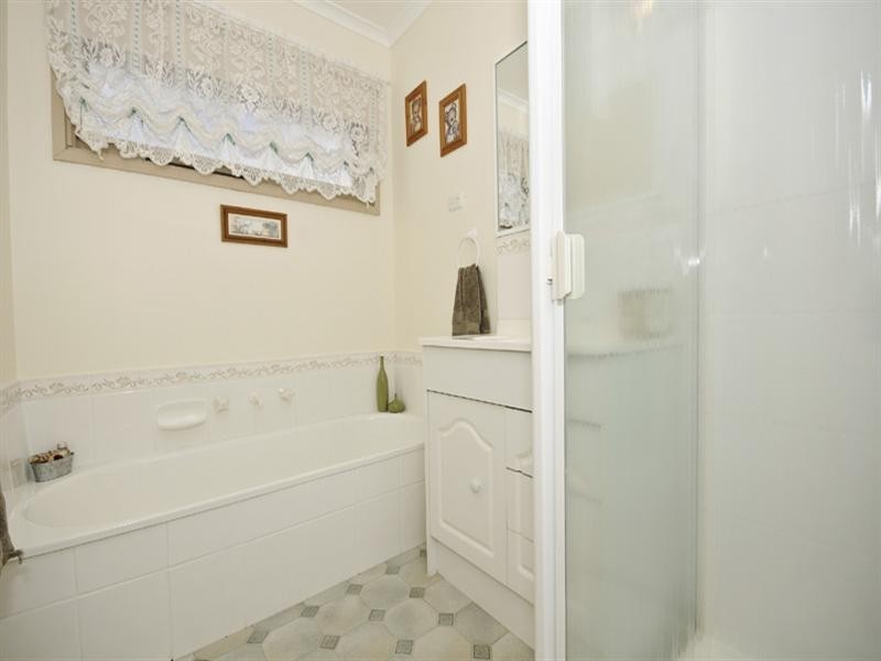 4/10-12 Surrey Road West, Croydon VIC 3136