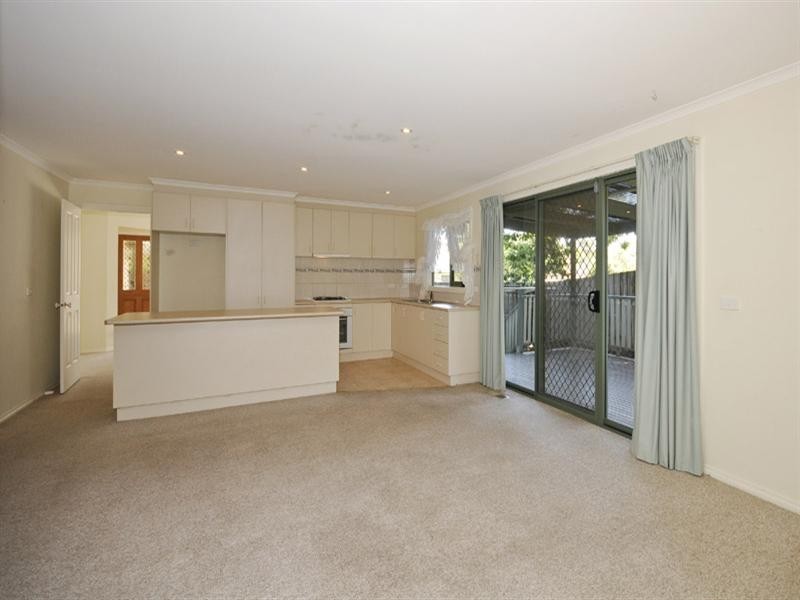 2/10 Andrew Street, Mooroolbark VIC 3138