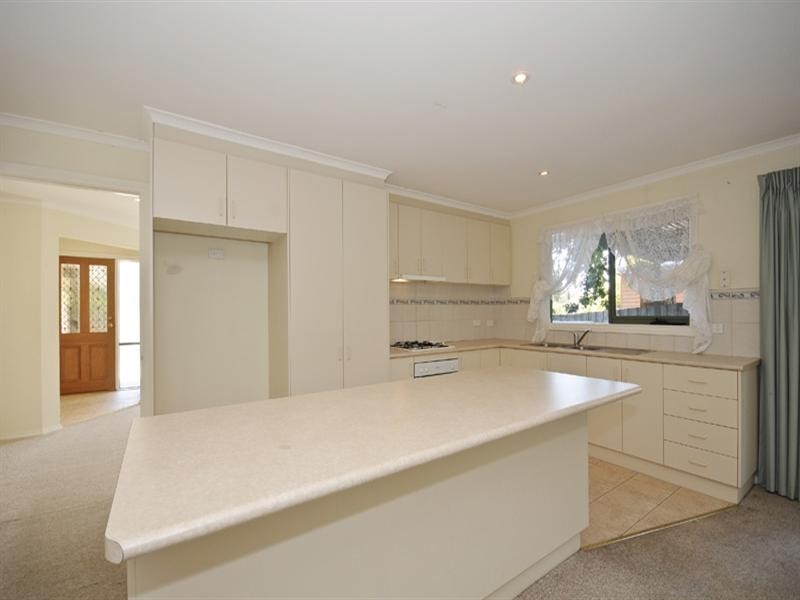 2/10 Andrew Street, Mooroolbark VIC 3138