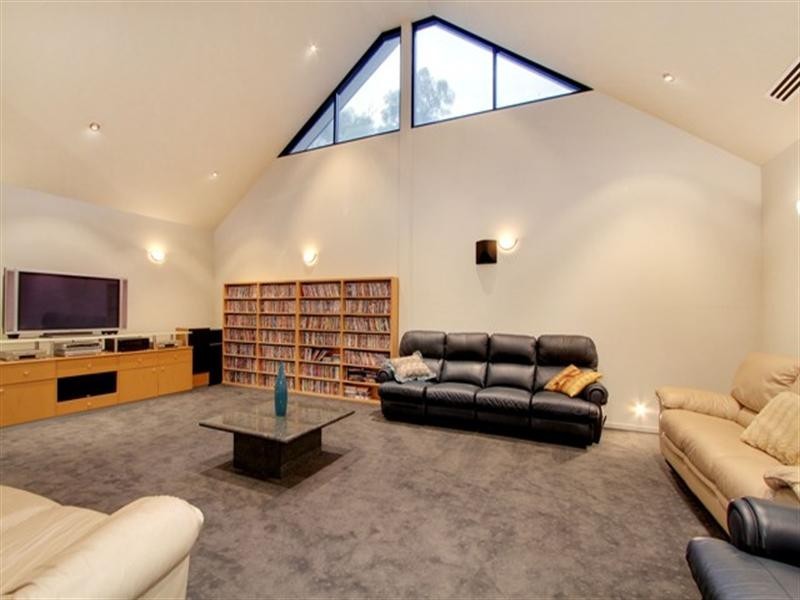 31 Bretby Way, Montrose VIC 3765