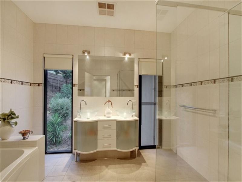 31 Bretby Way, Montrose VIC 3765