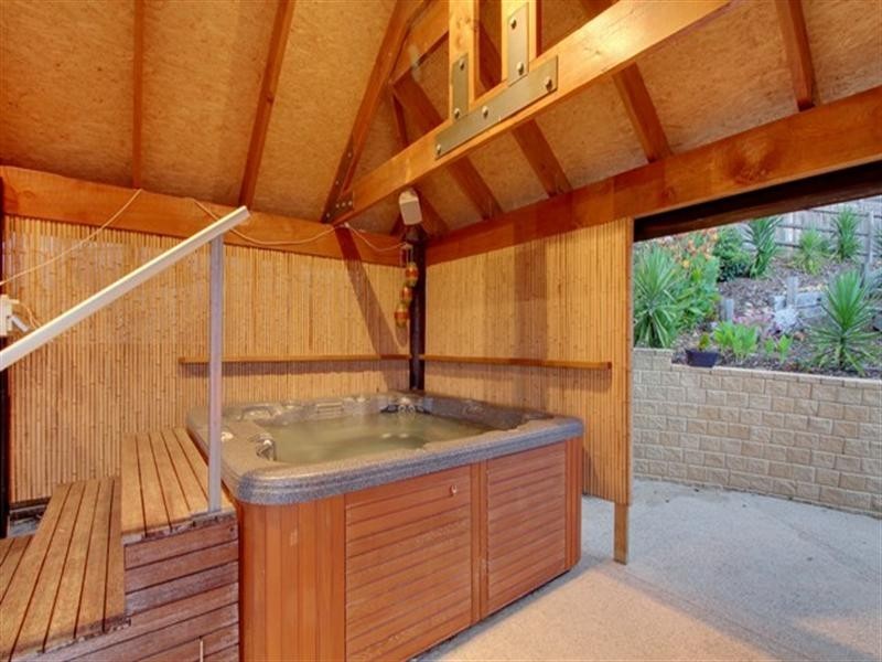 31 Bretby Way, Montrose VIC 3765