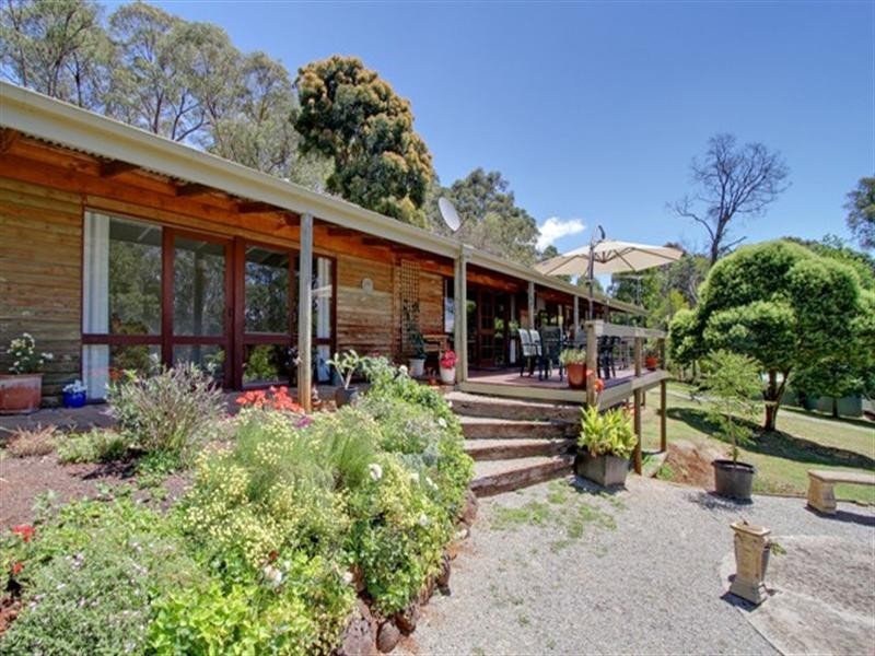 40 Lewis Road, Hoddles Creek VIC 3139
