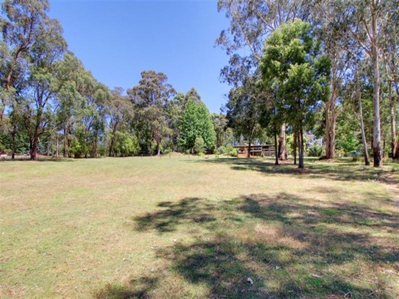 40 Lewis Road, Hoddles Creek VIC 3139