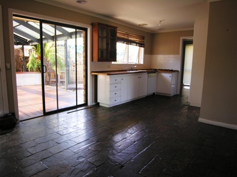 4 Statesman Crescent, Mooroolbark VIC 3138