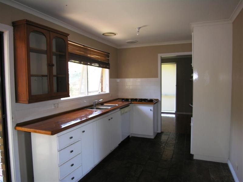 4 Statesman Crescent, Mooroolbark VIC 3138