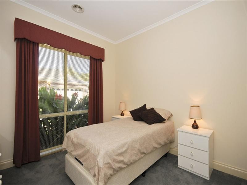 1/34-36 Swinburne Avenue, Mooroolbark VIC 3138