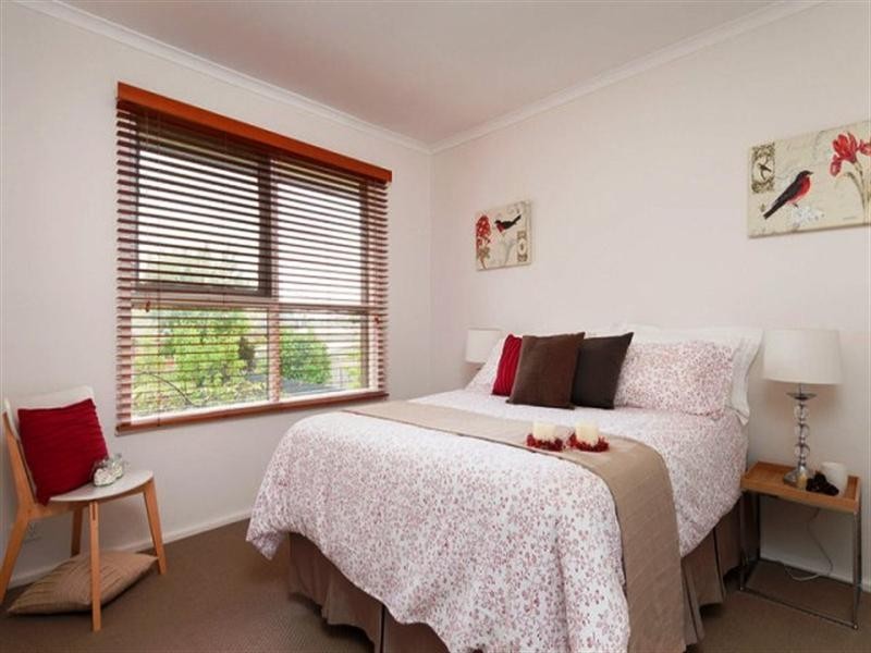 56 Longfellow Avenue, Mooroolbark VIC 3138