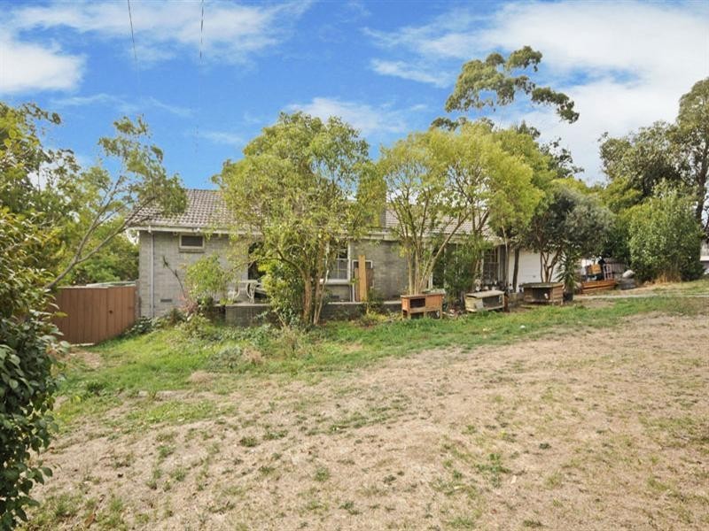 15 Reay Road, Mooroolbark VIC 3138
