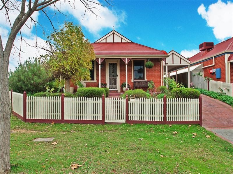 17 Rosewood Place, Chirnside Park VIC 3116