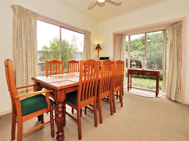 17 Rosewood Place, Chirnside Park VIC 3116