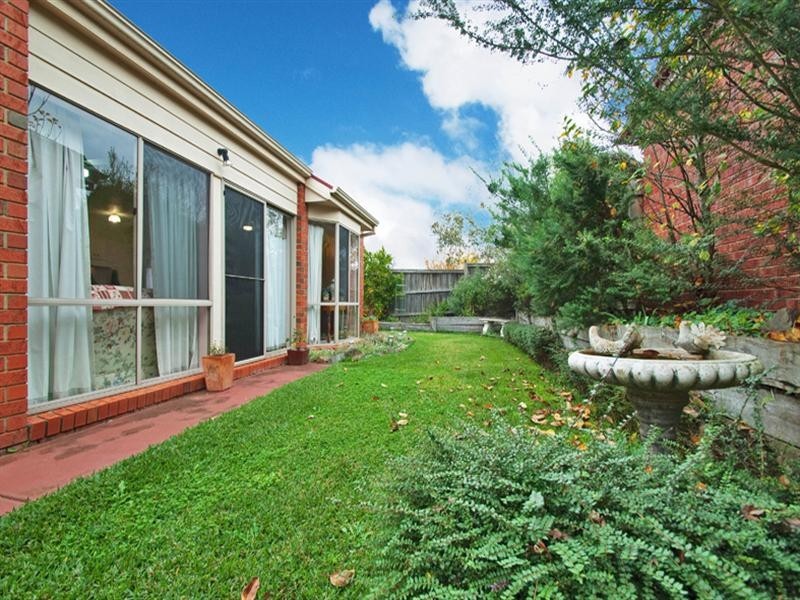 17 Rosewood Place, Chirnside Park VIC 3116