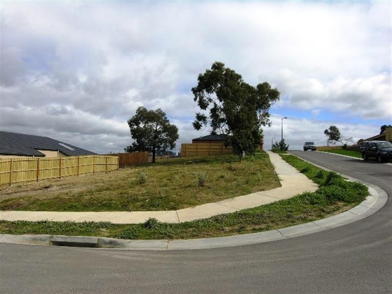 6 Regal Terrace, Mooroolbark VIC 3138