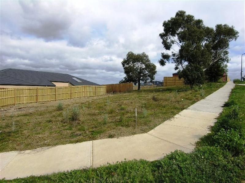 6 Regal Terrace, Mooroolbark VIC 3138