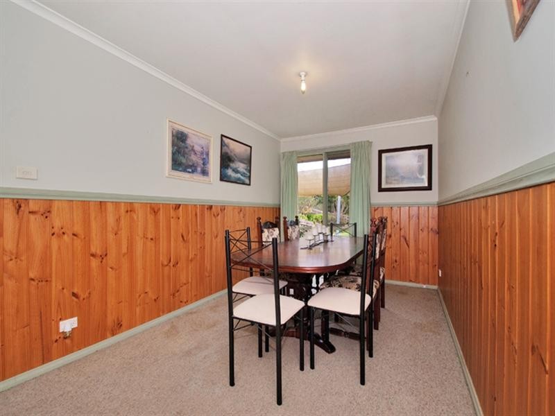 1/4 Milton Court, Mooroolbark VIC 3138