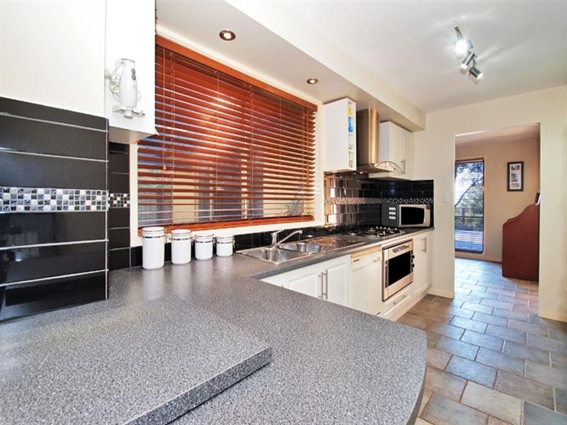 9 Cumberland Crescent, Chirnside Park VIC 3116