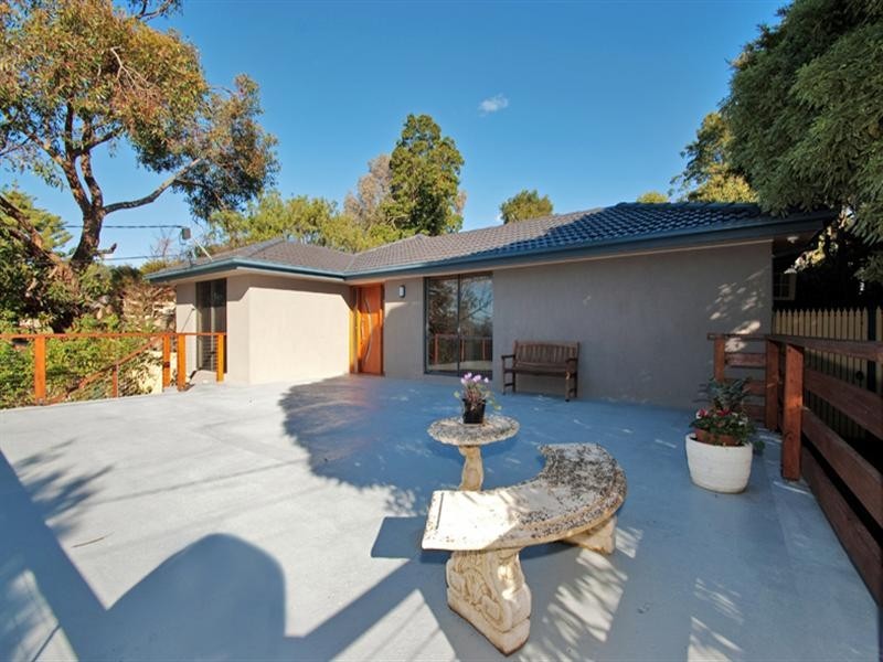 9 Cumberland Crescent, Chirnside Park VIC 3116