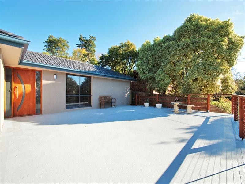 9 Cumberland Crescent, Chirnside Park VIC 3116