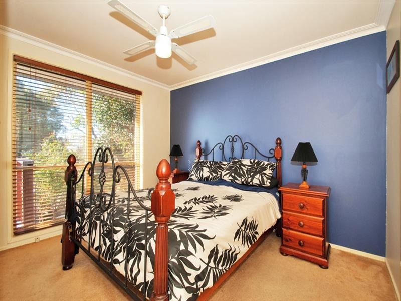 9 Cumberland Crescent, Chirnside Park VIC 3116