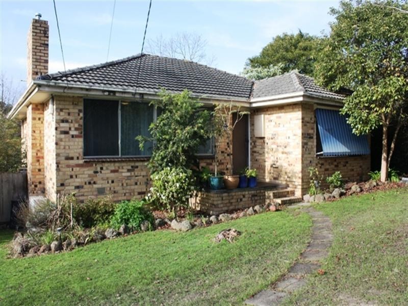 16 Holmes Road, Mooroolbark VIC 3138