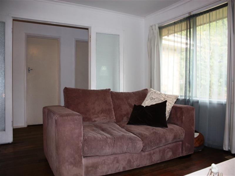 16 Holmes Road, Mooroolbark VIC 3138