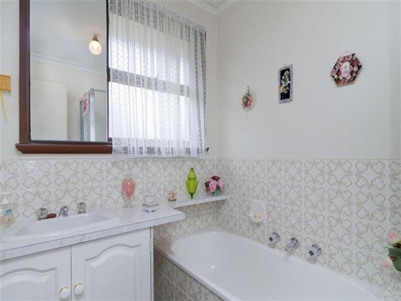 19 Greenville Street, Mooroolbark VIC 3138