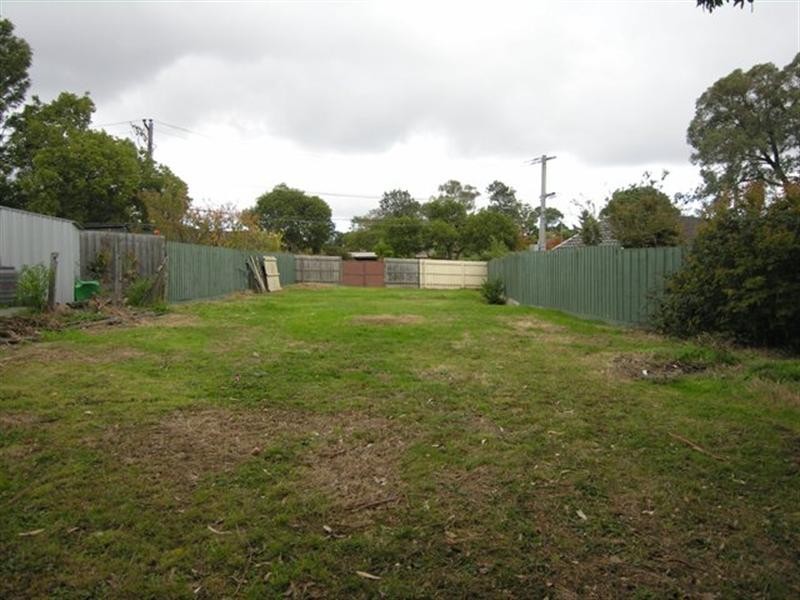 4 Highland Avenue, Croydon VIC 3136