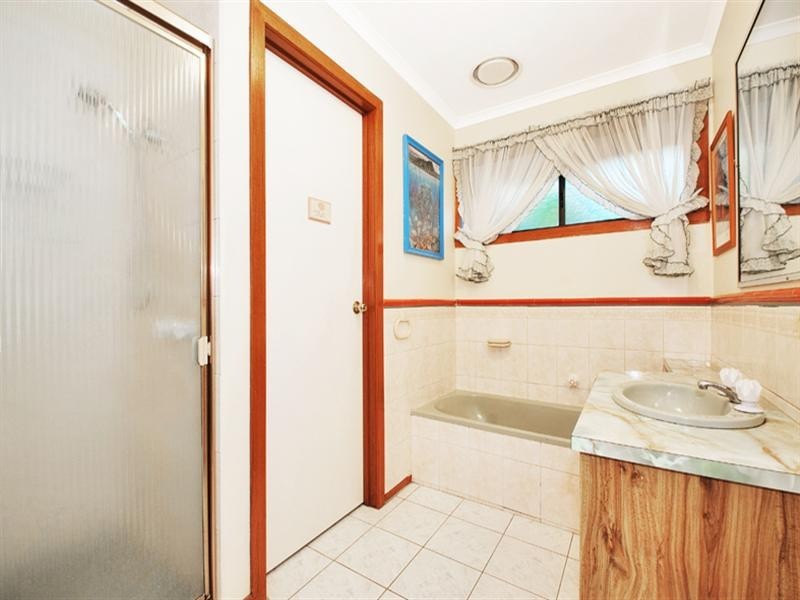 11 Alawara Drive, Mooroolbark VIC 3138