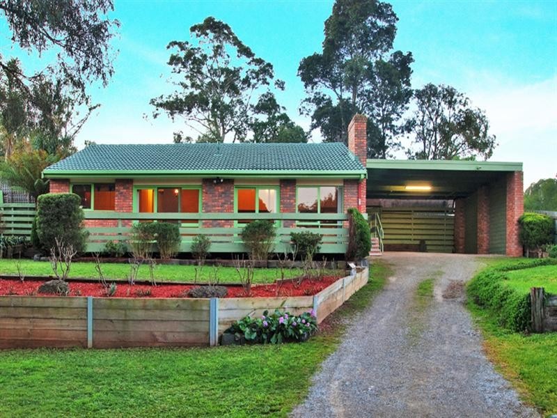 43 Churchill Drive, Mooroolbark VIC 3138