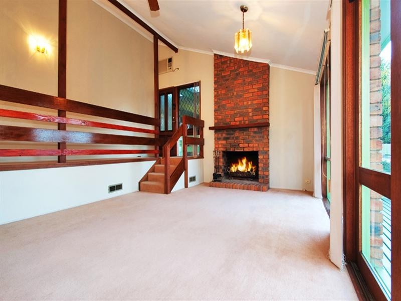 43 Churchill Drive, Mooroolbark VIC 3138