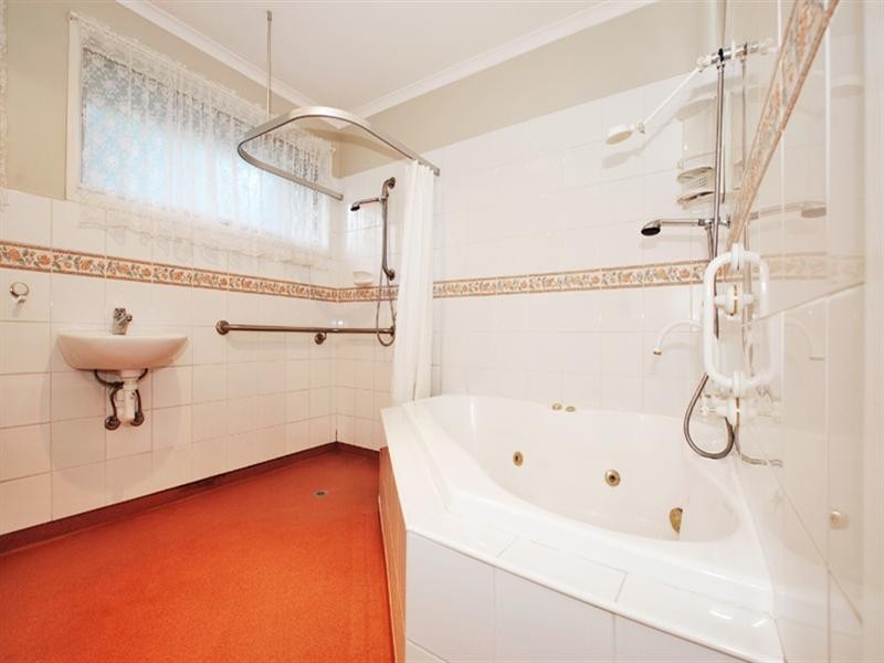 43 Churchill Drive, Mooroolbark VIC 3138