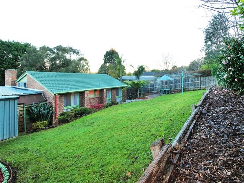 43 Churchill Drive, Mooroolbark VIC 3138