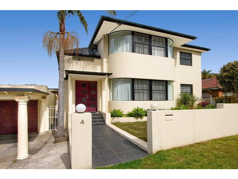 4 Morotai Avenue, Castlecrag NSW 2068