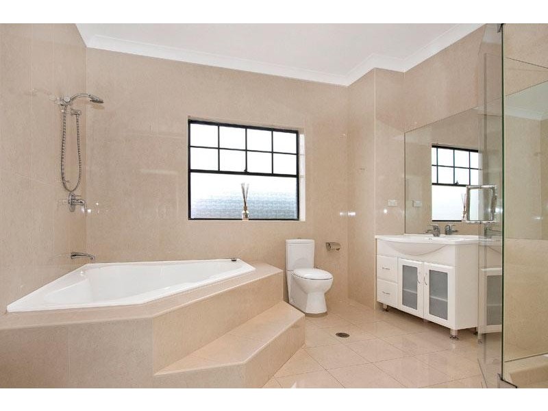 4 Morotai Avenue, Castlecrag NSW 2068