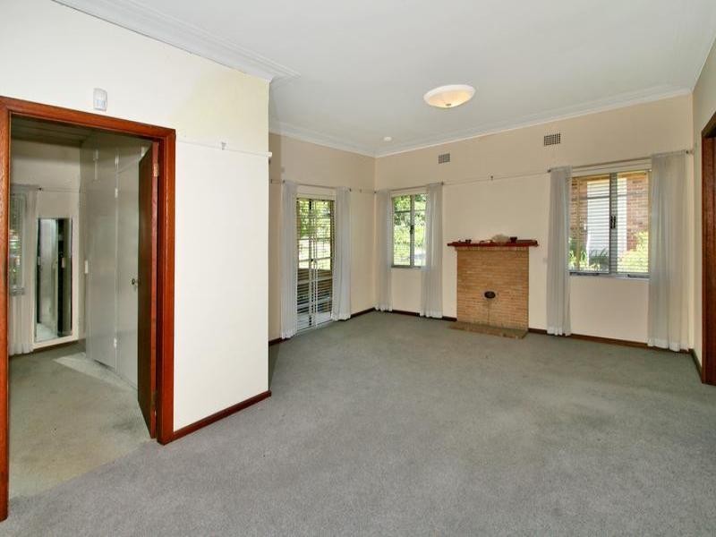 1 Inverallan Avenue, Pymble NSW 2073