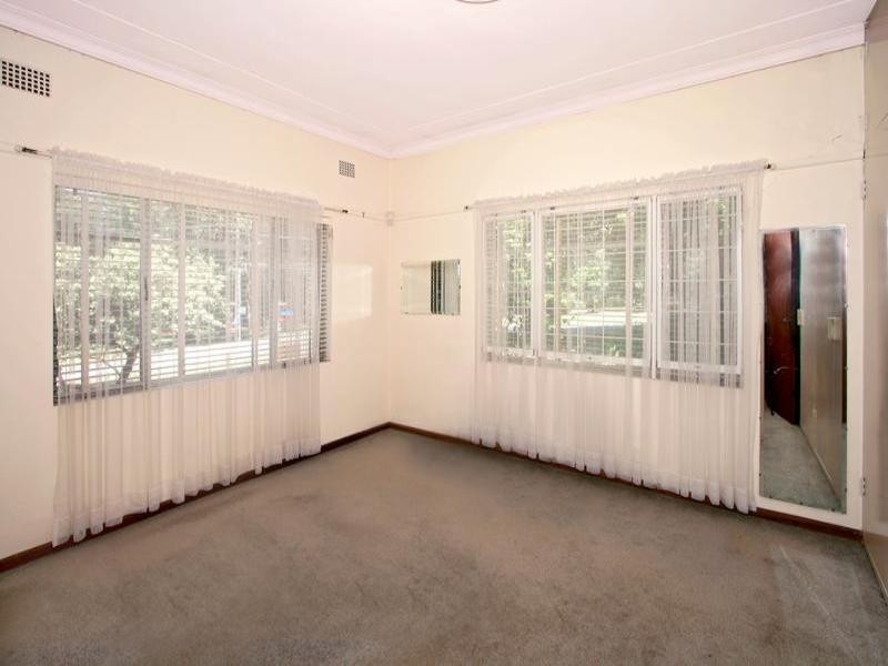 1 Inverallan Avenue, Pymble NSW 2073